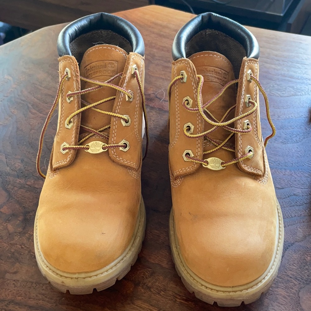 Timberland Women’s Nellie Waterproof Chukka Boots, size 9.5M/UK7.5/EU41